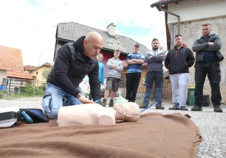 Defibrilator v Lipsenju 03 Foto Ljubo Vukelič